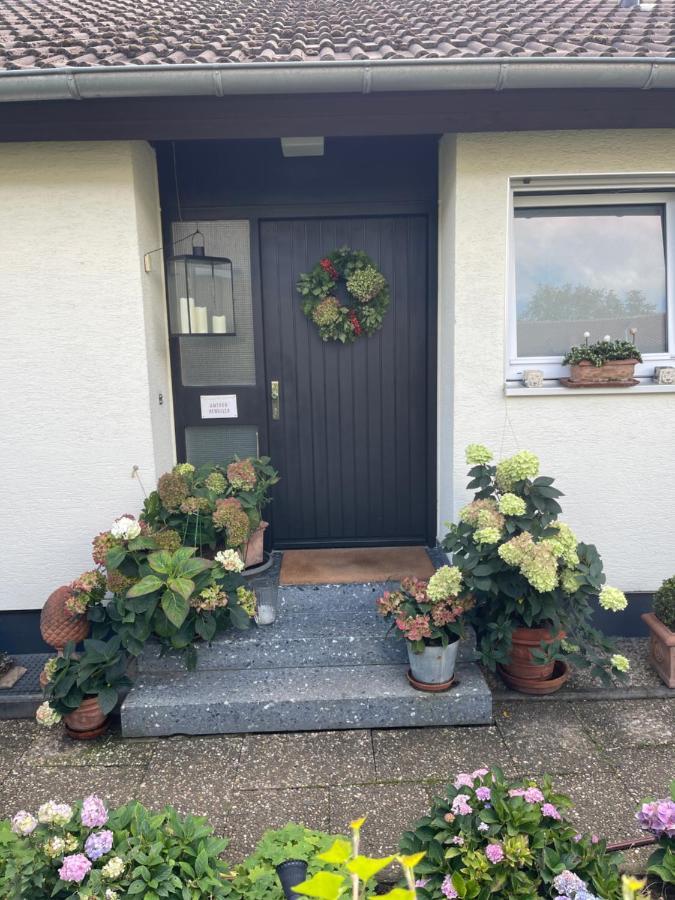 Esslingen Apartment: Long-Stay Comfort near Stuttgart Messe & Airport Altbach Exterior photo